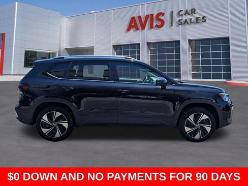 Used 2025 Volkswagen Taos SE AWD/4WD image 5
