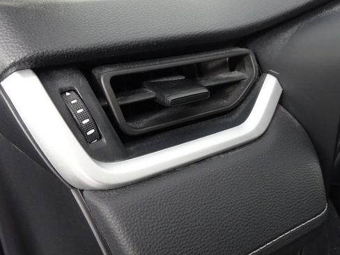 Used 2021 Toyota RAV4 LE FWD image 17