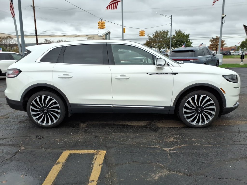 Used 2022 Lincoln Nautilus Black Label AWD/4WD image 8