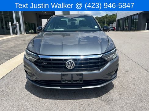 Used 2019 Volkswagen Jetta R-Line w/ R-Line Cold Weather Package FWD image 2