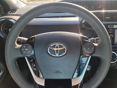 Used 2018 Toyota Prius C Two FWD image 26