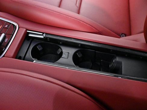 Used 2020 Porsche Panamera GTS image 43