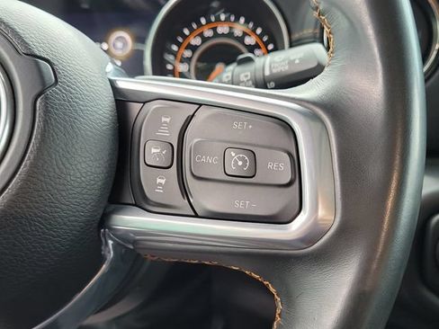 Used 2022 Jeep Wrangler Unlimited Sahara AWD/4WD image 21