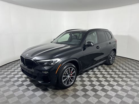 Used 2021 BMW X5 xDrive40i w/ M Sport Package AWD/4WD image 9