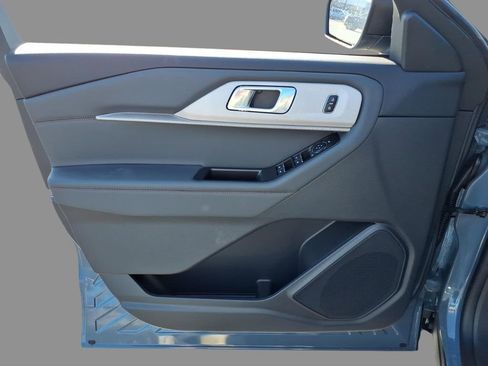 New 2026 Ford Explorer Active image 15