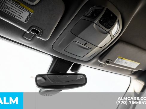 Used 2019 Chrysler Pacifica Touring-L image 57