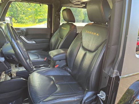 Used 2013 Jeep Wrangler Sahara w/ Dual Top Group image 12