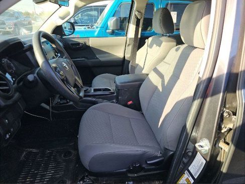Used 2022 Toyota Tacoma SR w/ SR Convenience Package image 7