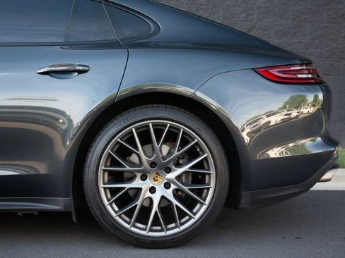 Certified 2017 Porsche Panamera image 39