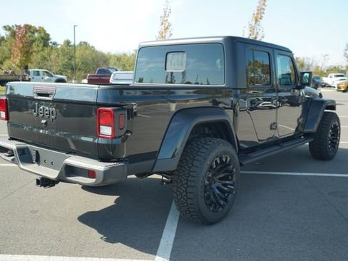 New 2025 Jeep Gladiator Sport image 7