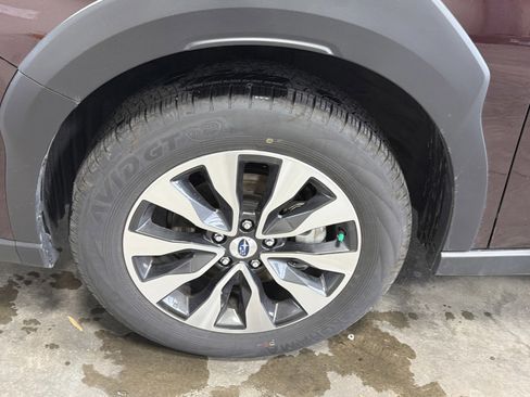 Certified 2025 Subaru Outback Limited image 9