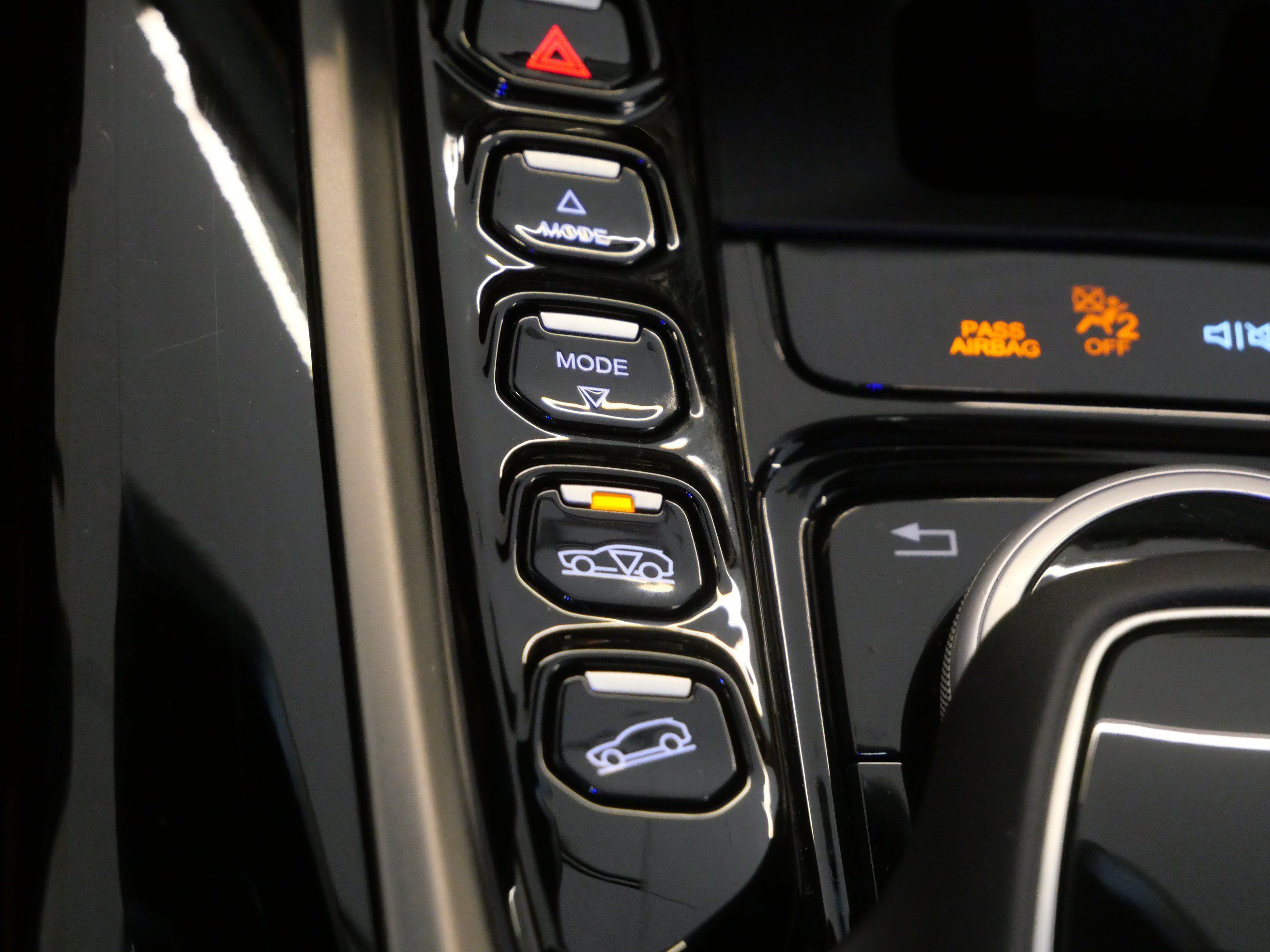 Used 2023 Aston Martin DBX AWD/4WD image 33