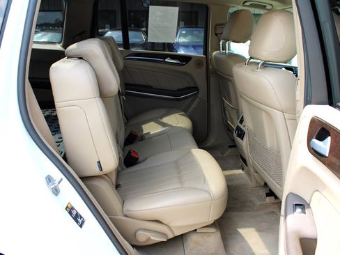 Used 2014 Mercedes-Benz GL 450 4MATIC w/ Appearance Package image 20