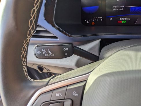 Used 2023 Volkswagen Taos SE image 28