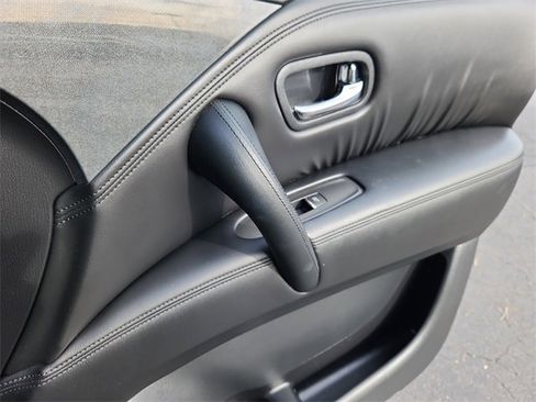 Certified 2023 Nissan Armada SL w/ Midnight Edition Package image 16