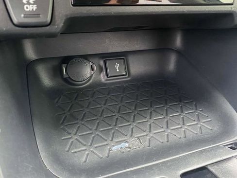 Used 2020 Toyota RAV4 LE image 28