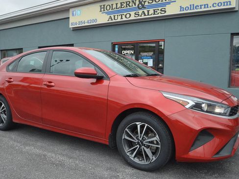Used 2022 Kia Forte LXS FWD image 1