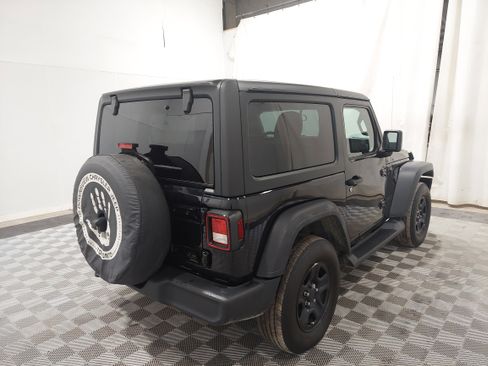 Used 2022 Jeep Wrangler Sport AWD/4WD image 3