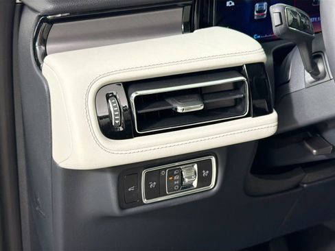 Used 2026 Lincoln Aviator 2WD image 10