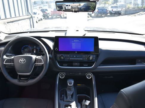 Certified 2024 Toyota Grand Highlander AWD image 26