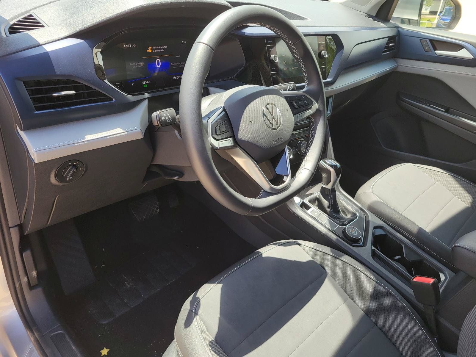 Used 2024 Volkswagen Taos SE AWD/4WD image 24