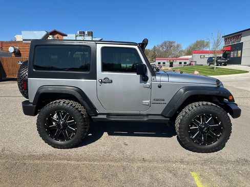 Used 2017 Jeep Wrangler Sport w/ Quick Order Package 24S AWD/4WD image 7