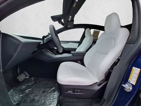 Used 2026 Tesla Model Y 2WD image 17