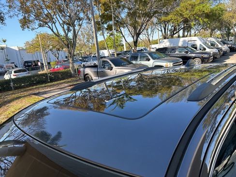 Used 2019 Jeep Grand Cherokee Limited w/ Luxury Group II image 17