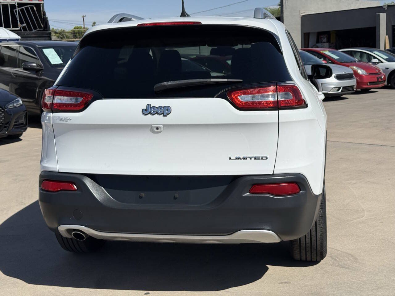 Used 2017 Jeep Cherokee Limited FWD image 11