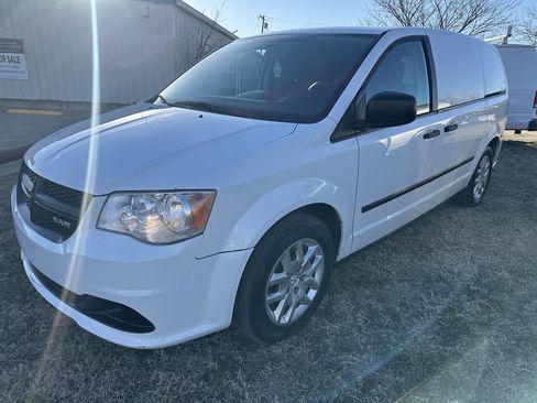 Used 2014 RAM C/V Tradesman image 3