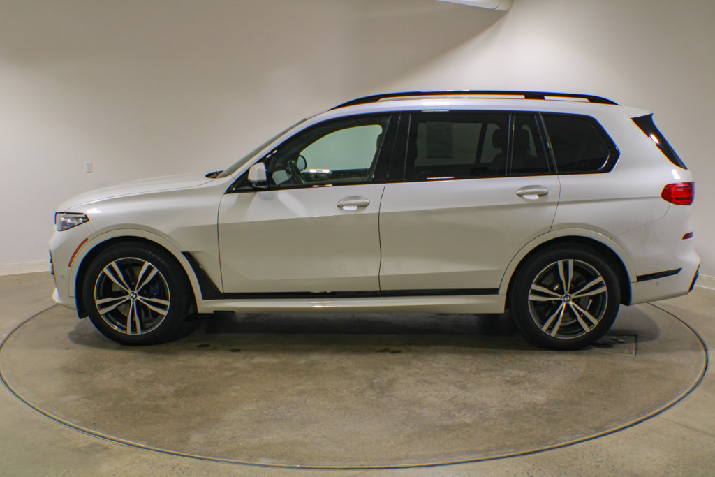 Used 2020 BMW X7 M50i w/ Dynamic Handling Package AWD/4WD image 3