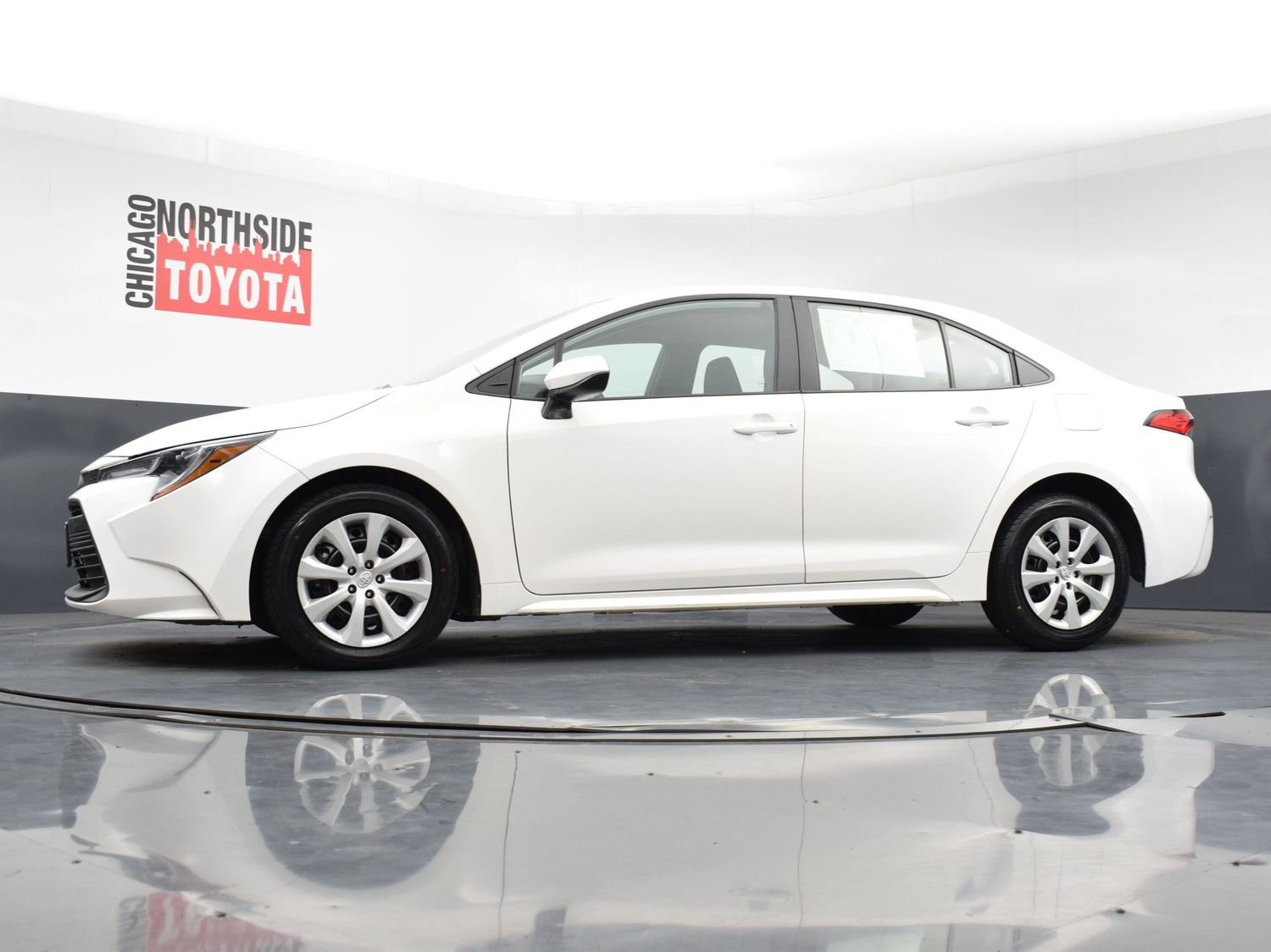 Used 2025 Toyota Corolla LE FWD image 24