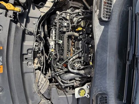 Used 2019 Ford Escape SE image 25