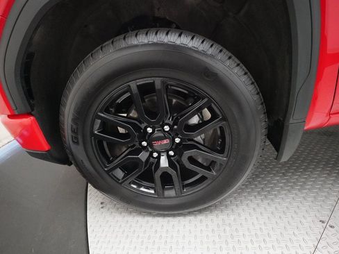 Used 2025 GMC Sierra 1500 Elevation image 26