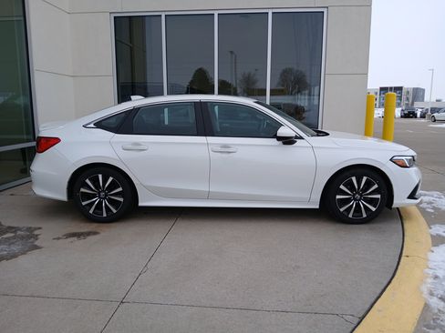 Used 2022 Honda Civic EX image 6