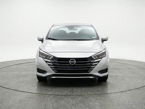 Used 2025 Nissan Versa SV FWD image 2
