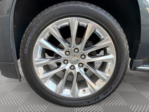 Used 2020 Cadillac Escalade Luxury AWD/4WD image 19