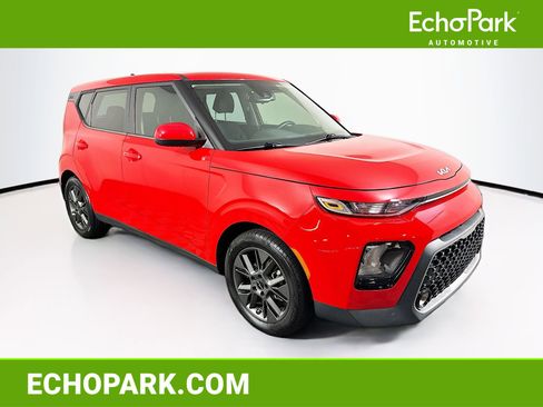 Used 2022 Kia Soul EX FWD image 1