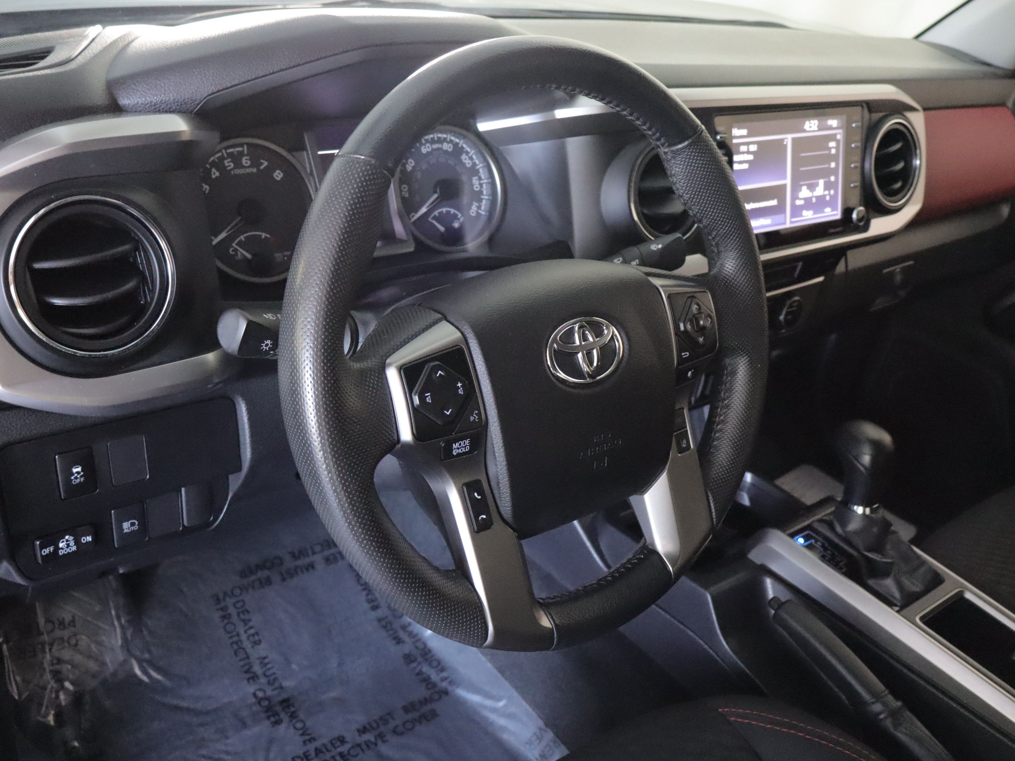 Used 2022 Toyota Tacoma SR5 AWD/4WD image 11