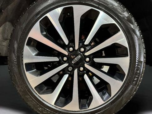 Used 2022 Lincoln Navigator Reserve image 40