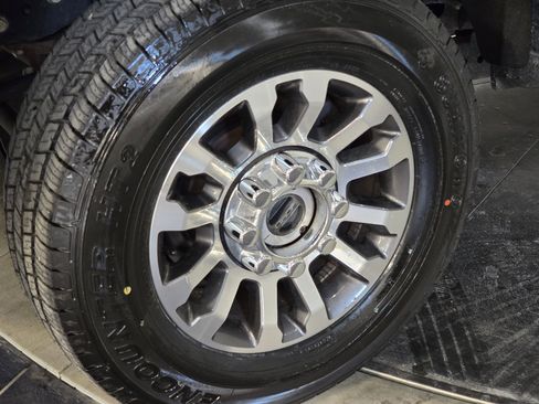 Used 2021 Ford F250 Lariat w/ Lariat Ultimate Package image 12