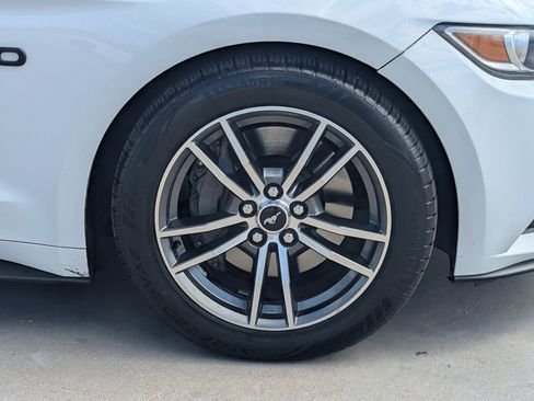 Used 2017 Ford Mustang GT RWD image 7