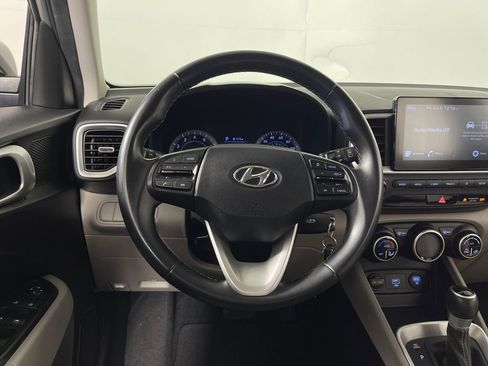 Used 2020 Hyundai Venue SEL w/ Convenience Package FWD image 15