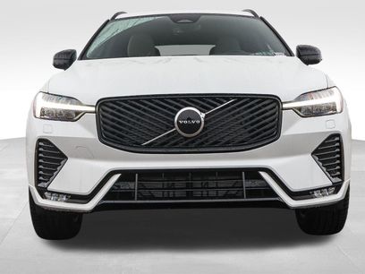 New 2026 Volvo XC60 B5 Core w/ Climate Package