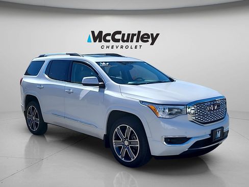 Used 2019 GMC Acadia Denali w/ Technology Package AWD/4WD image 1