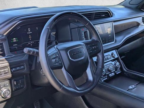 Used 2024 GMC Yukon Denali Ultimate image 9