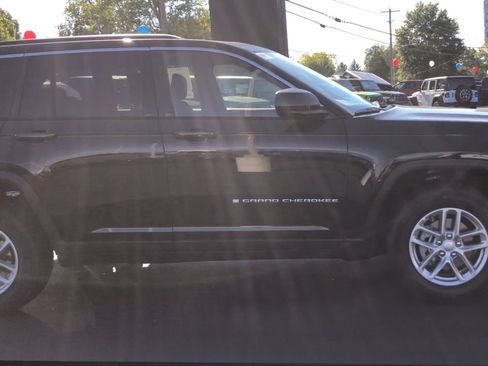 New 2025 Jeep Grand Cherokee Laredo X w/ Luxury Tech Group I image 9