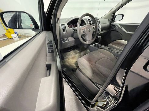 Used 2017 Nissan Frontier SV image 19