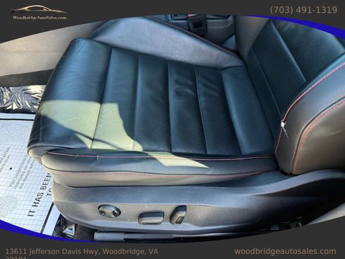 Used 2019 Volkswagen Golf 4-Door image 15