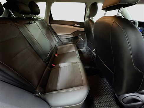 Used 2022 Volkswagen Taos SE image 29